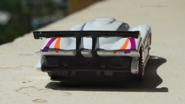 Illustration for article titled Rennsport Reunion: Hot Wheels Porsche 911 GT1-98 Straßenversion